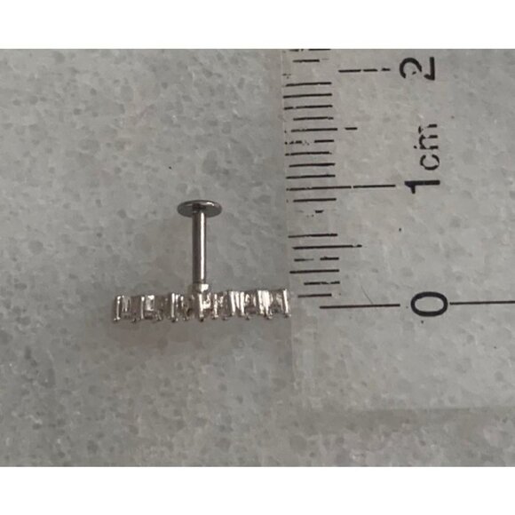 Silver Crystal Arch Cartilage Earring Brand New - Picture 2 of 3